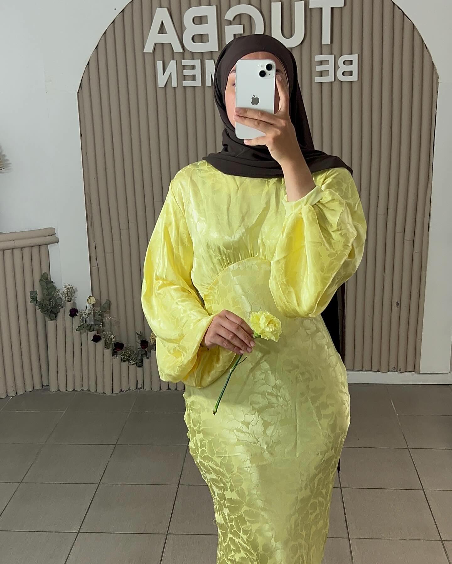 ROBE SATIN