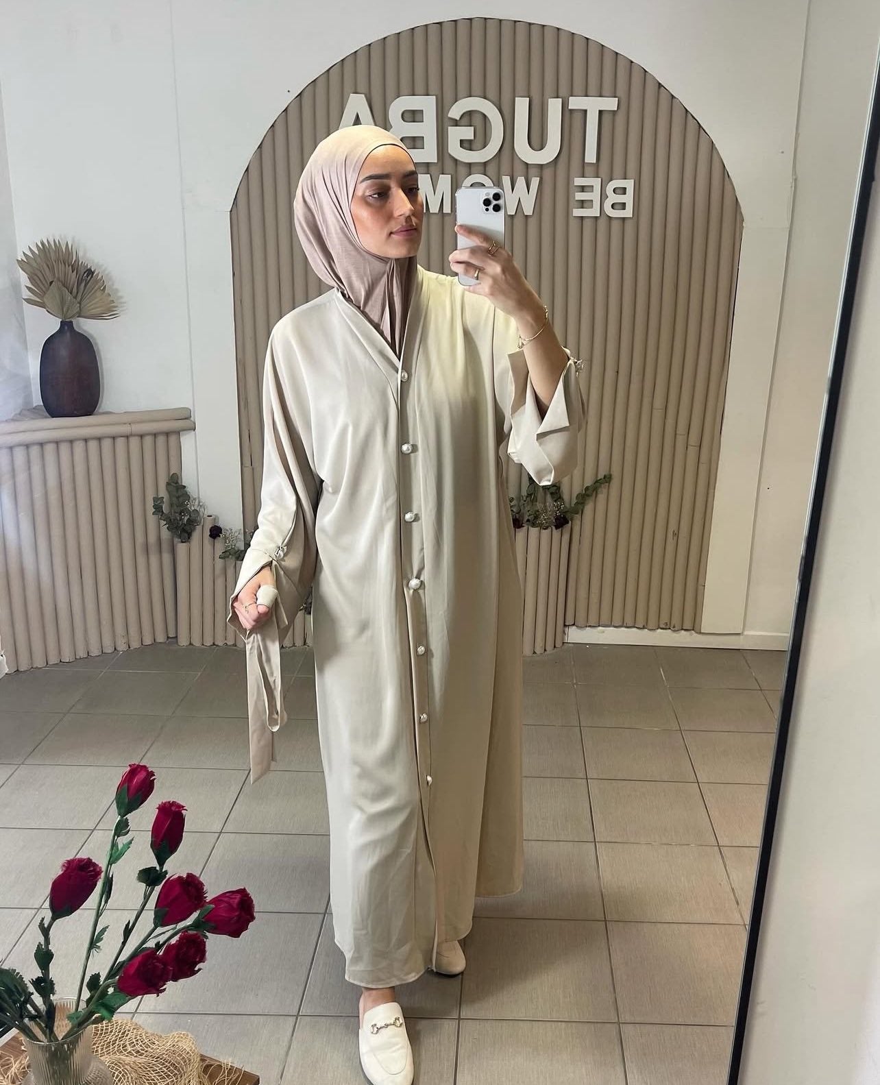 ABAYA BOUTONNEE